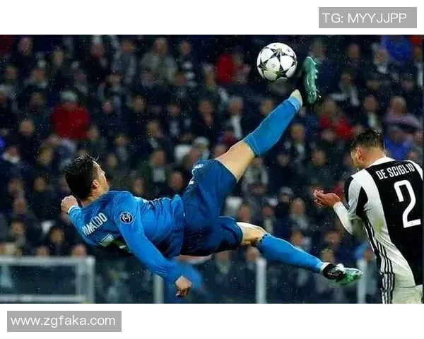 阿迪达斯足球明星弗兰的传奇生涯与辉煌成就回顾 阿迪达斯足球明星弗兰的传奇生涯与辉煌成就回顾